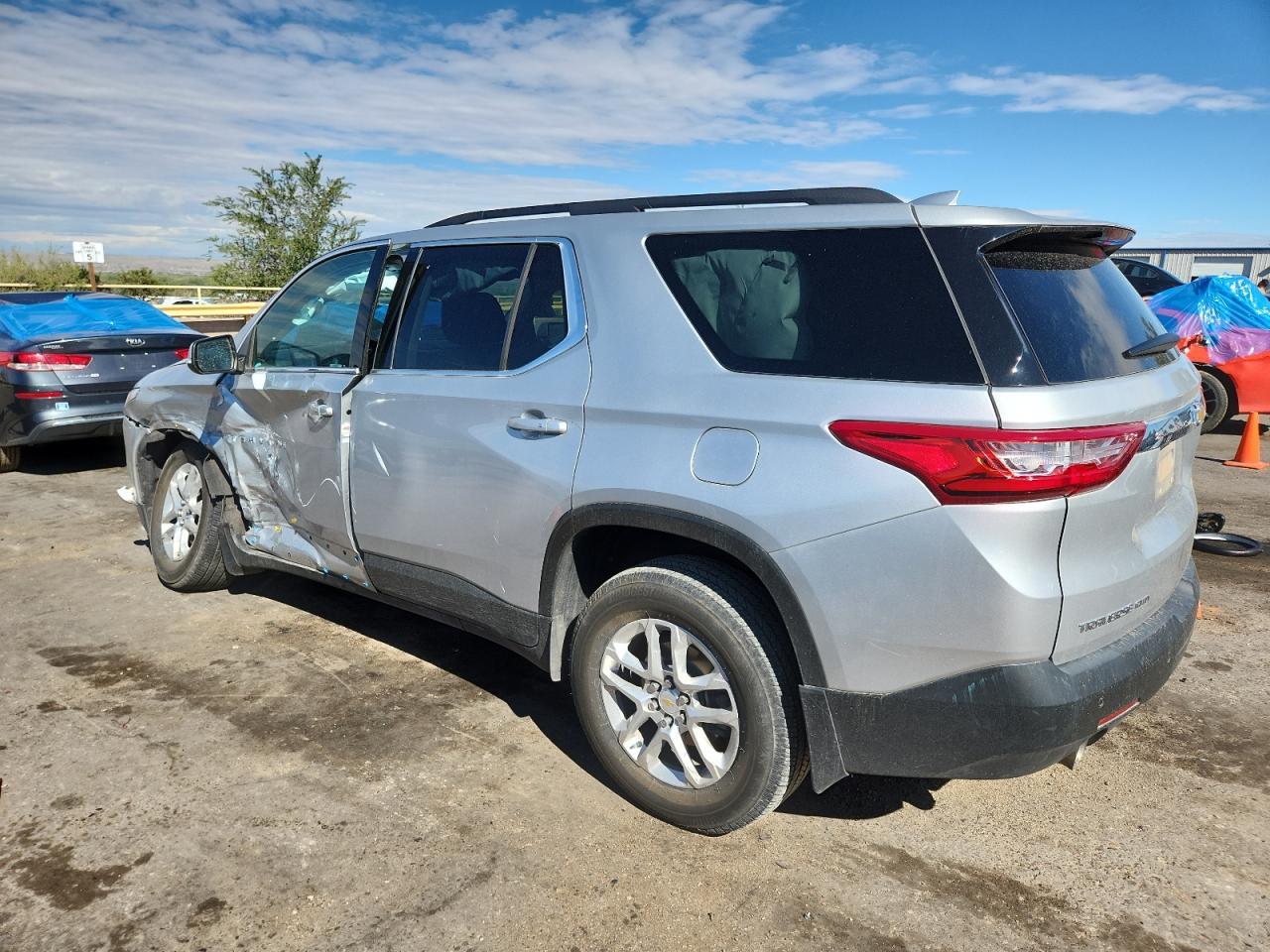 2021 Chevrolet Traverse - zdjęcie 2