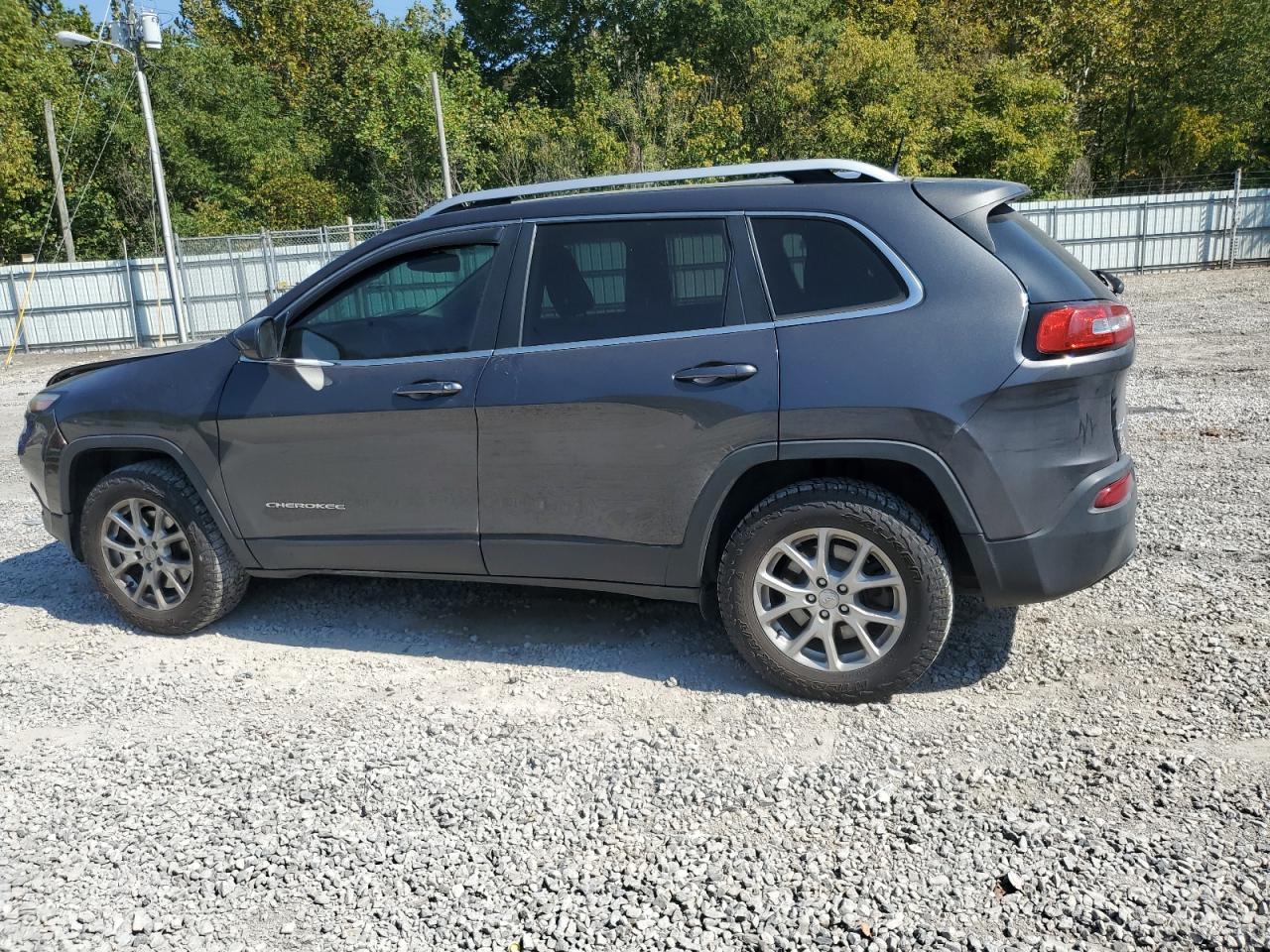 2016 Jeep Cherokee - zdjęcie 2