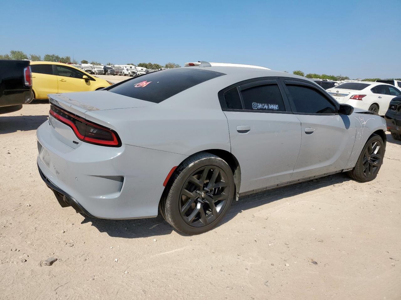2021 Dodge Charger Gt - zdjęcie 3