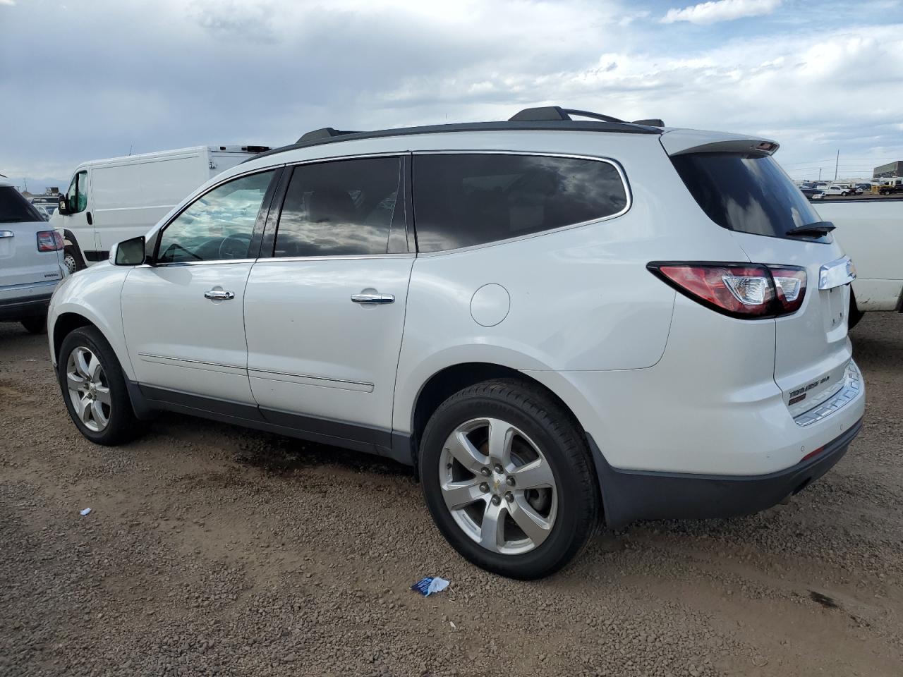 2017 Chevrolet Traverse Premier - zdjęcie 2