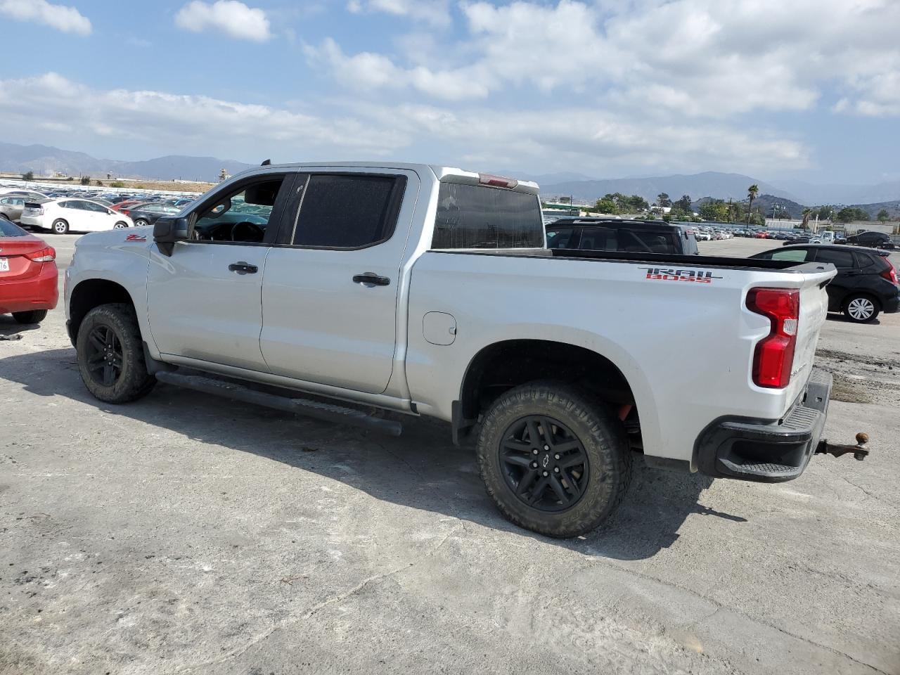 2021 Chevrolet Silverado K1500 Lt Trail Boss - zdjęcie 2