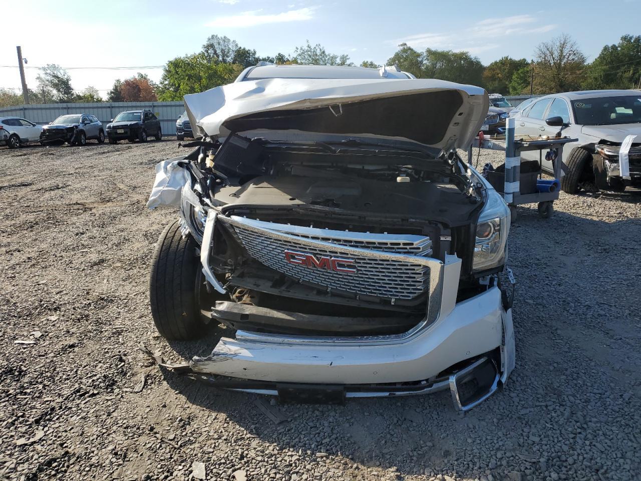 2016 GMC Yukon - zdjęcie 5