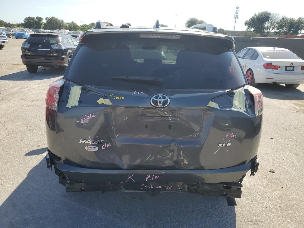 2018 Toyota Rav4 Adventure - zdjęcie 6