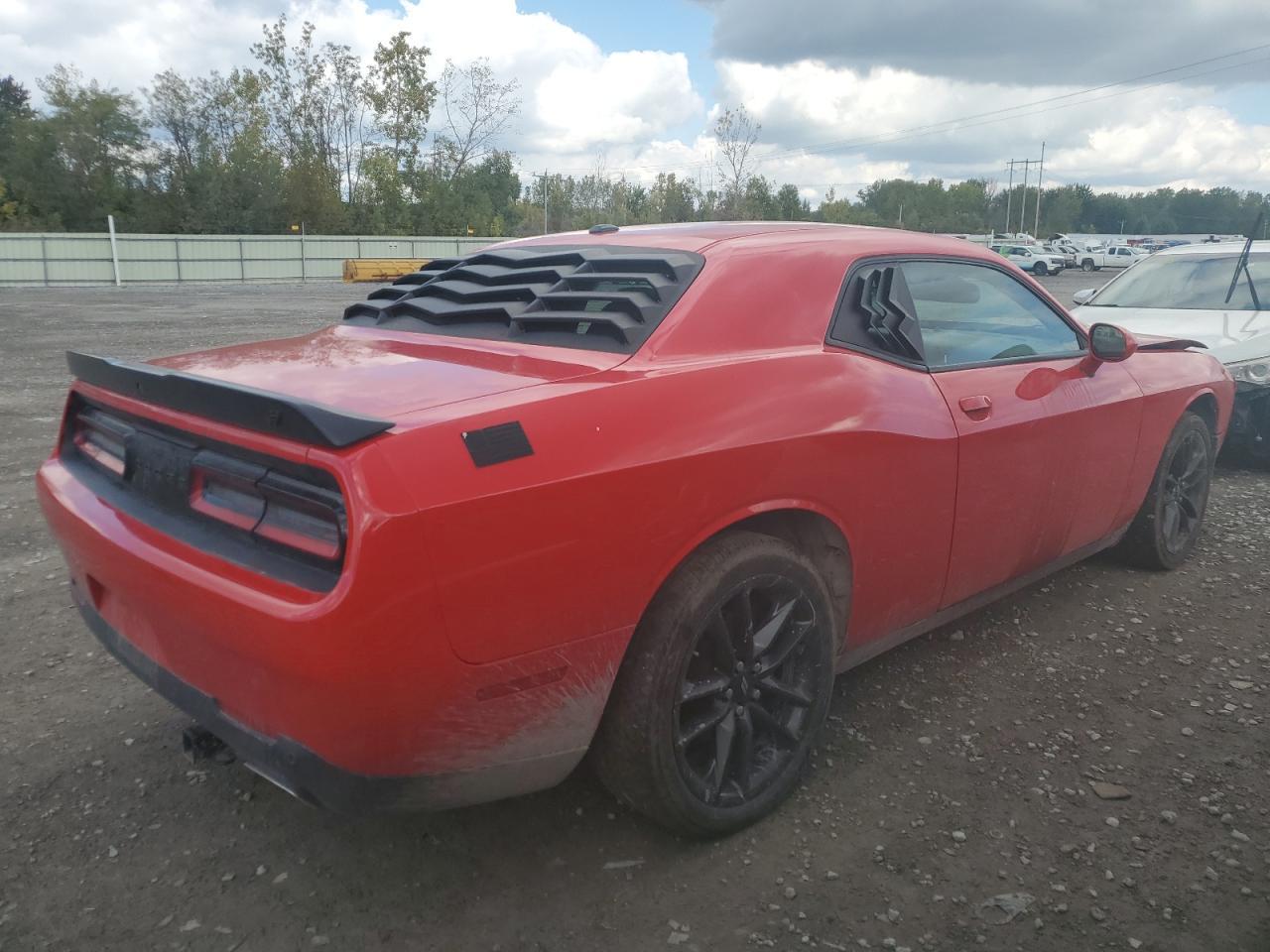 2021 Dodge Challenger - zdjęcie 3