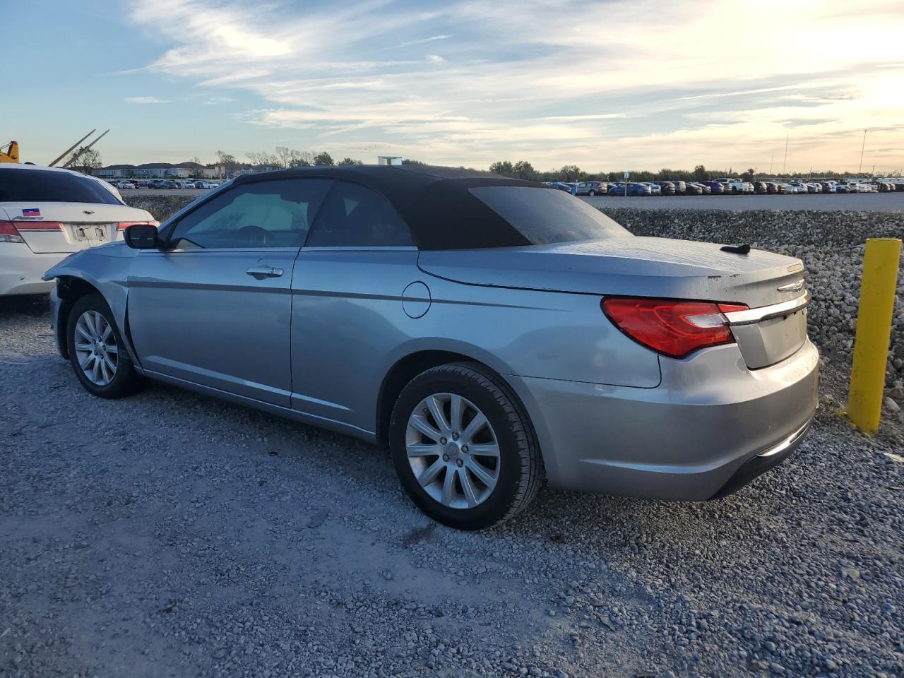 2014 Chrysler 200 - zdjęcie 2