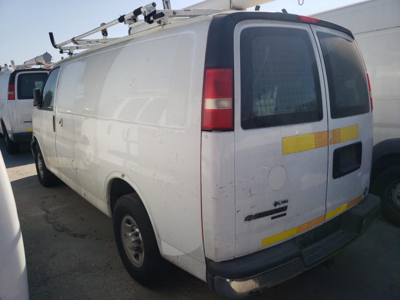 2014 Chevrolet Express G2500 - zdjęcie 2