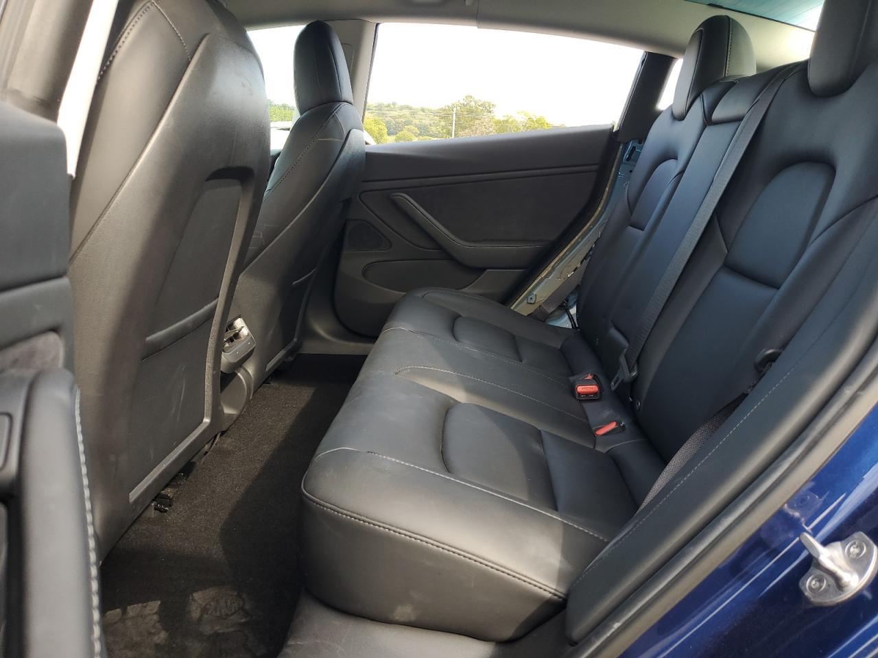 2021 Tesla Model 3 - zdjęcie 10