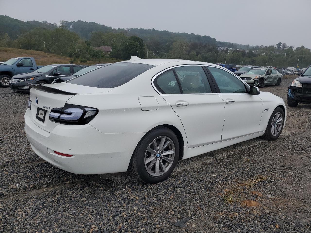 2016 BMW Seria 5 - zdjęcie 3