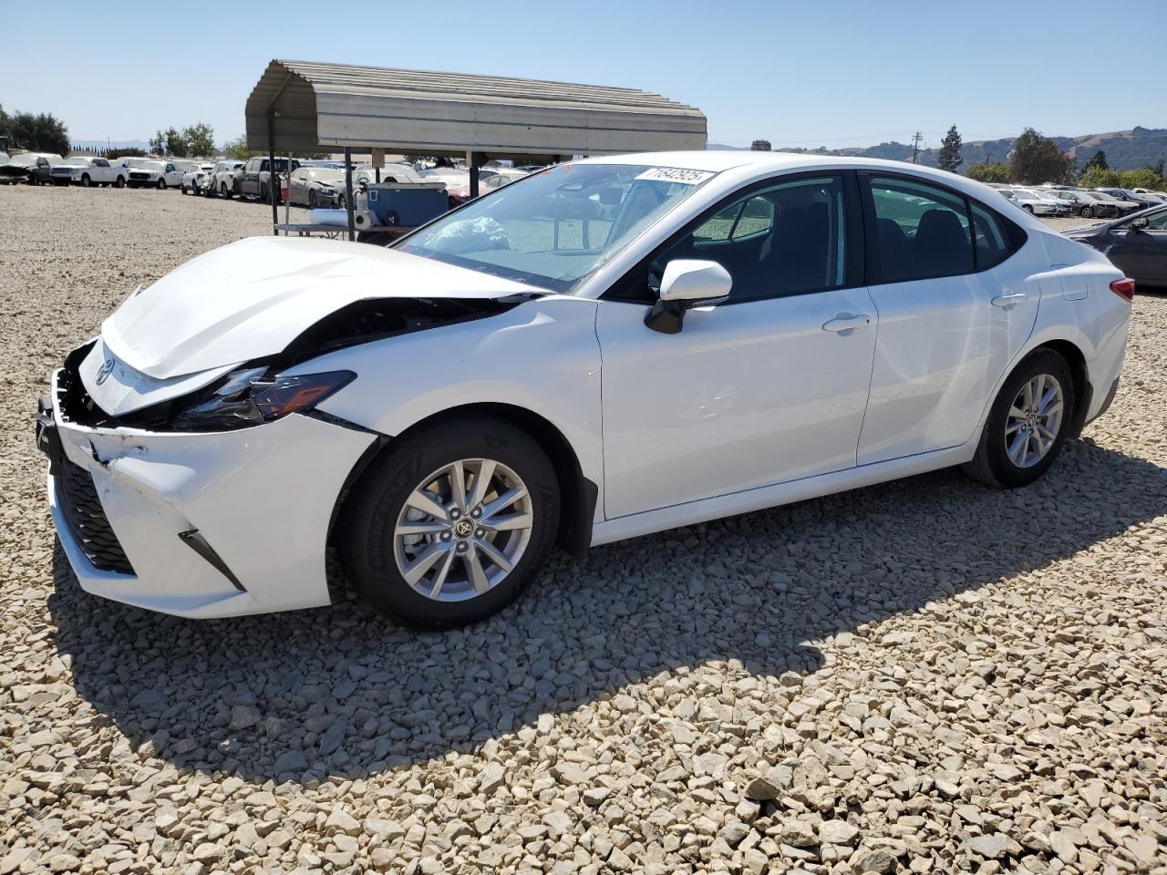 2025 Toyota Camry - zdjęcie główne