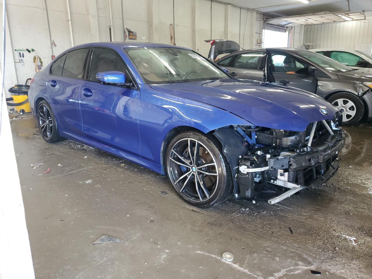 2019 BMW 330I - zdjęcie 4