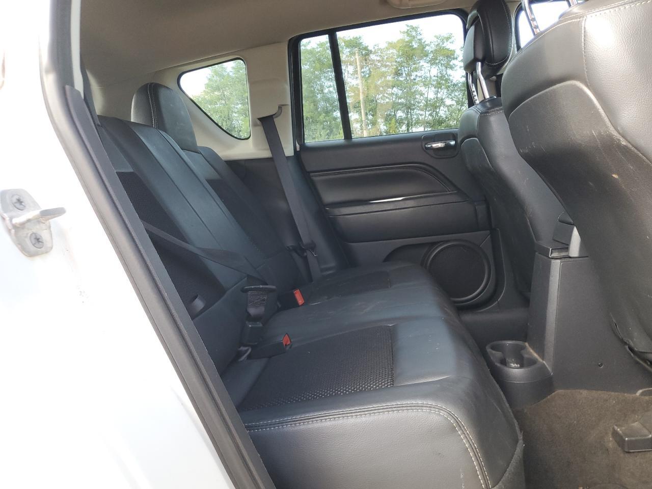 2014 Jeep Compass Latitude - zdjęcie 11