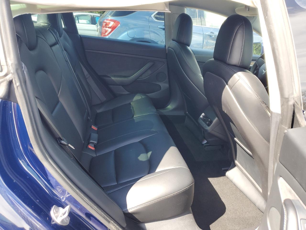 2021 Tesla Model 3 - zdjęcie 10