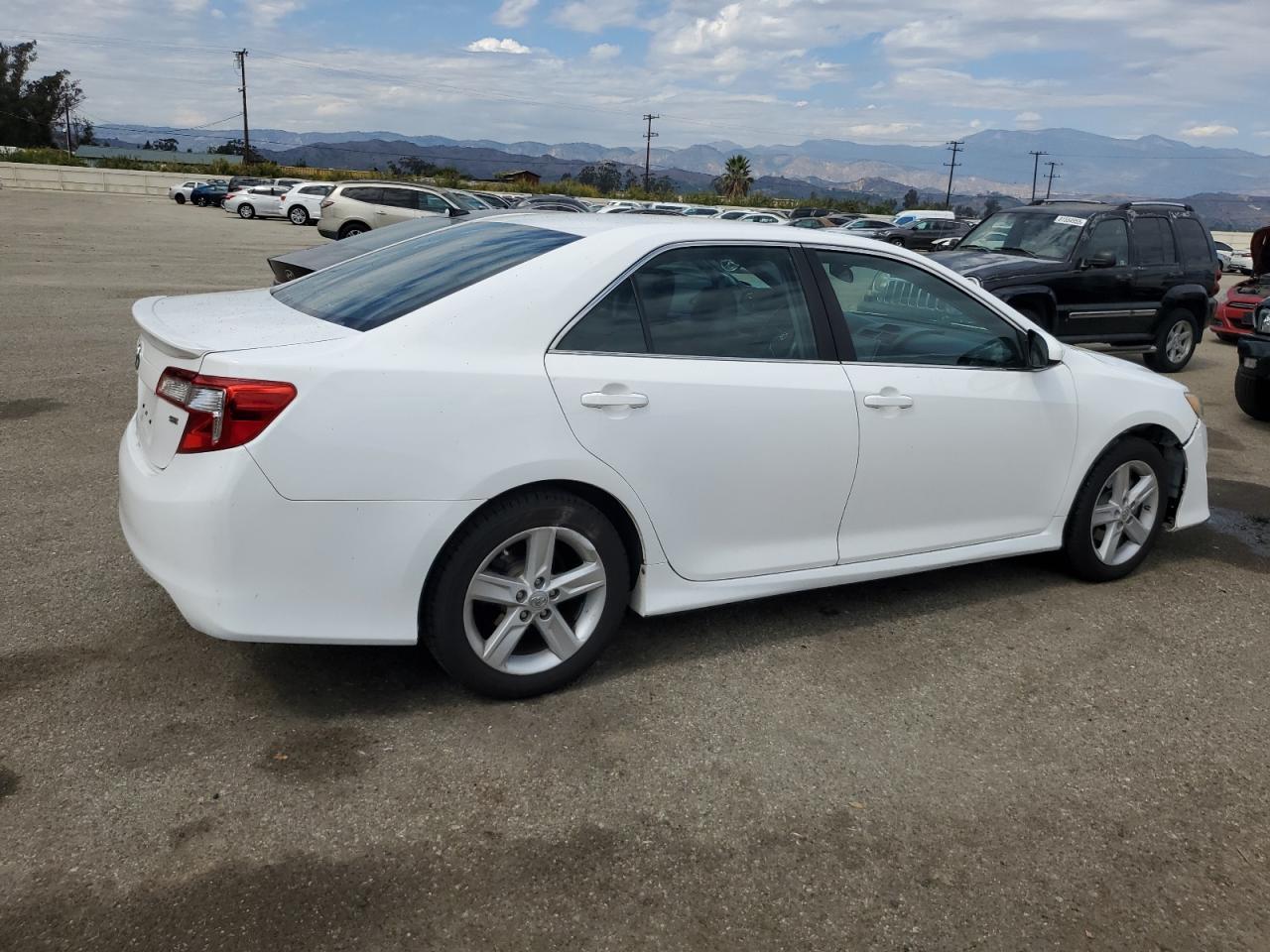 2014 Toyota Camry L - zdjęcie 3