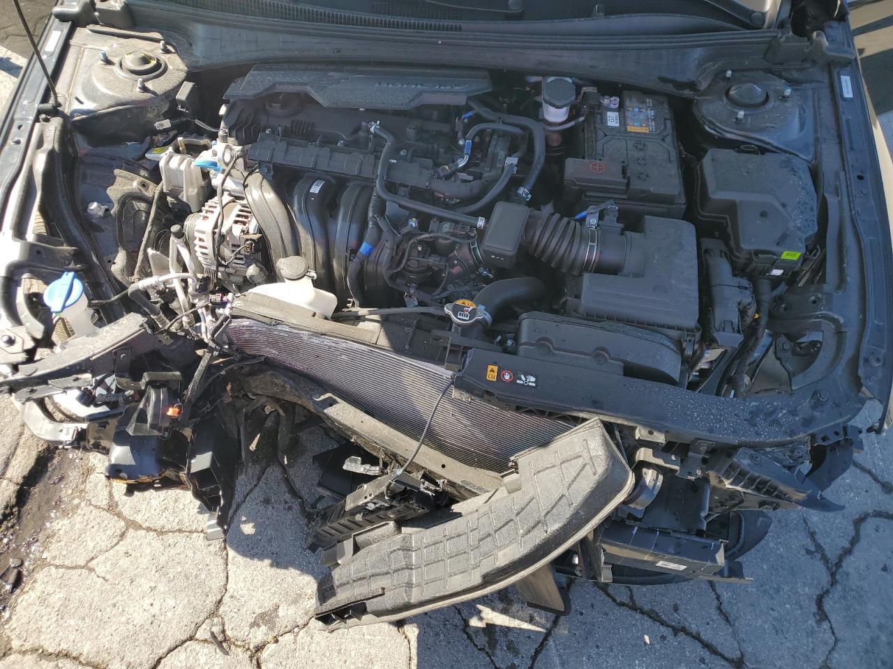 2025 Hyundai Elantra Se - zdjęcie 11