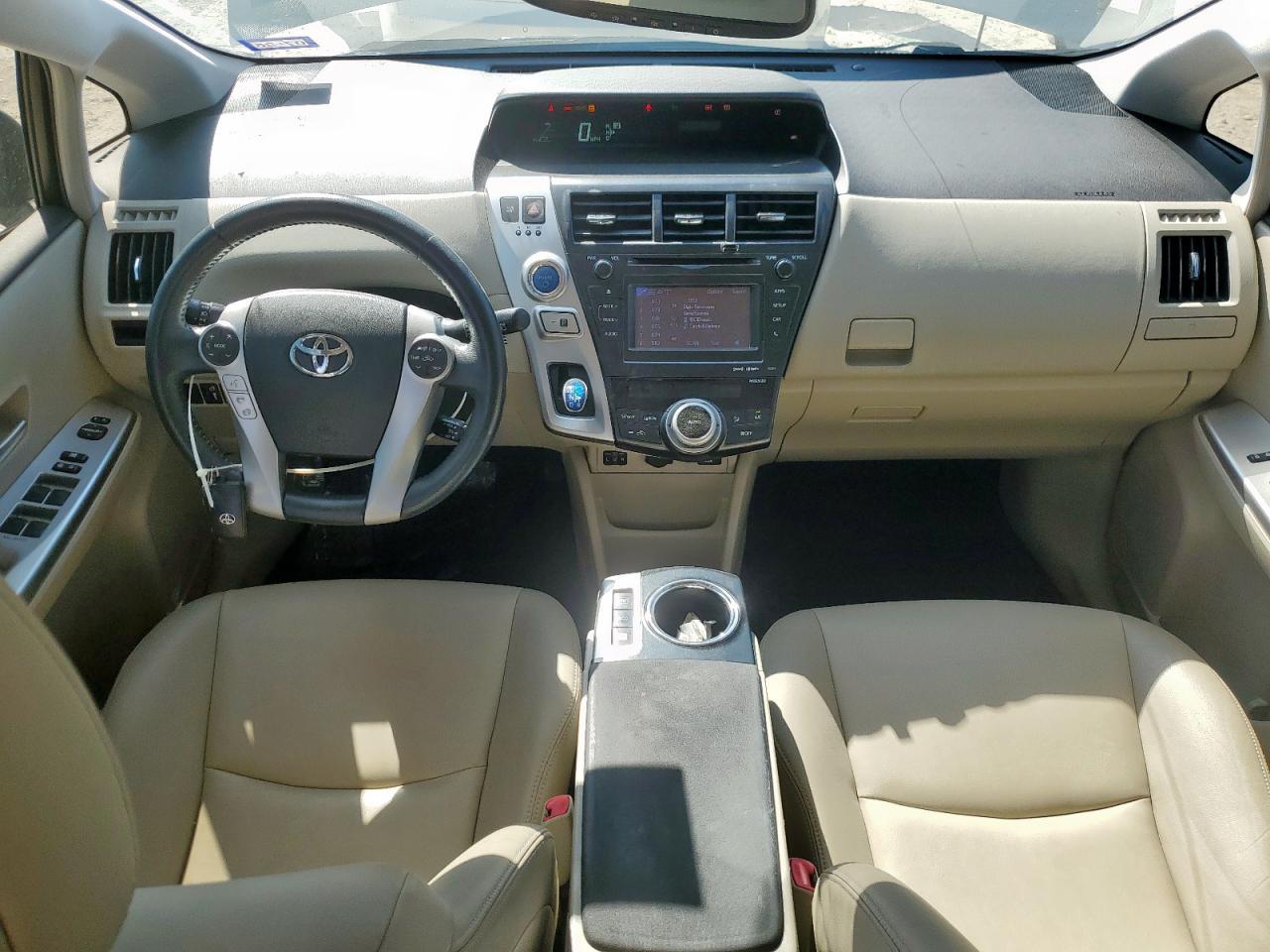 2013 Toyota Prius V - zdjęcie 8