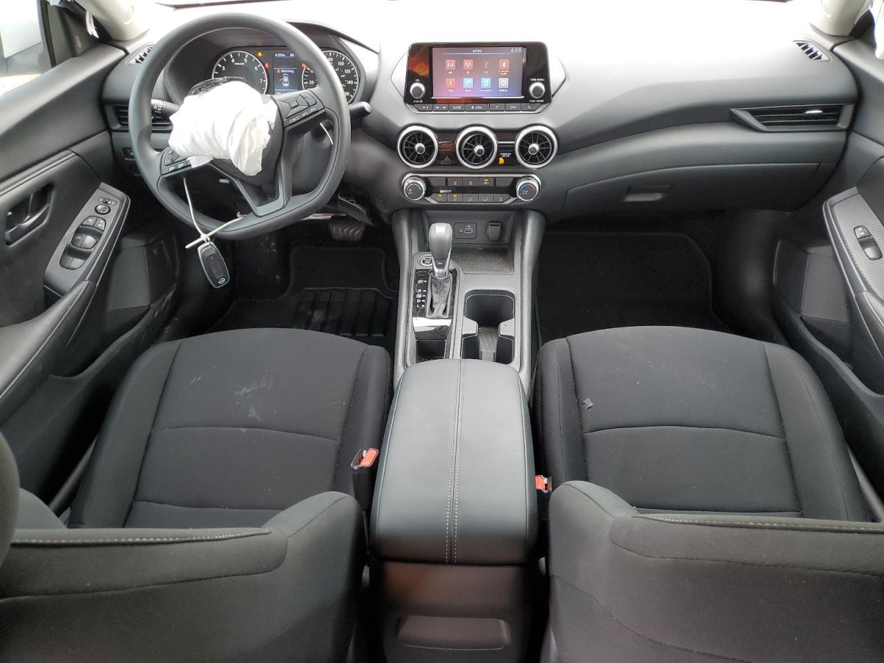 2025 Nissan Sentra - zdjęcie 8