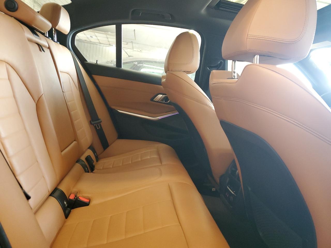 2019 BMW 330I - zdjęcie 10