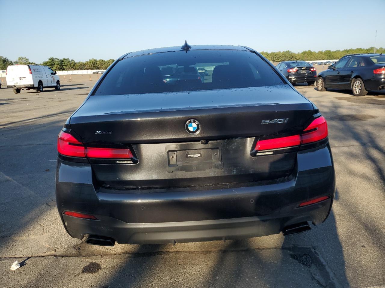 2022 BMW Seria 5 - zdjęcie 6