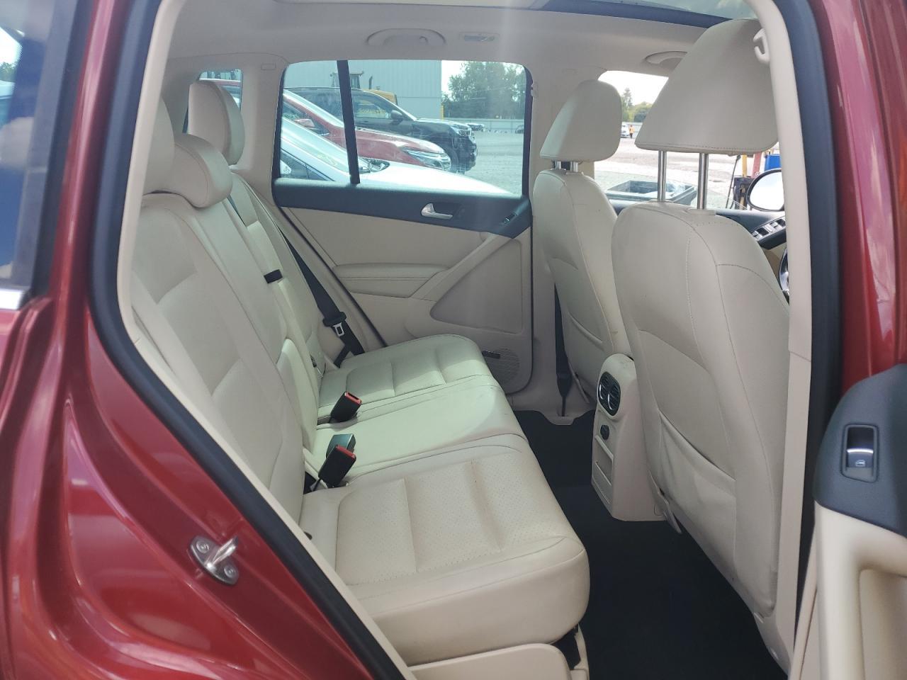 2015 Volkswagen Tiguan - zdjęcie 11