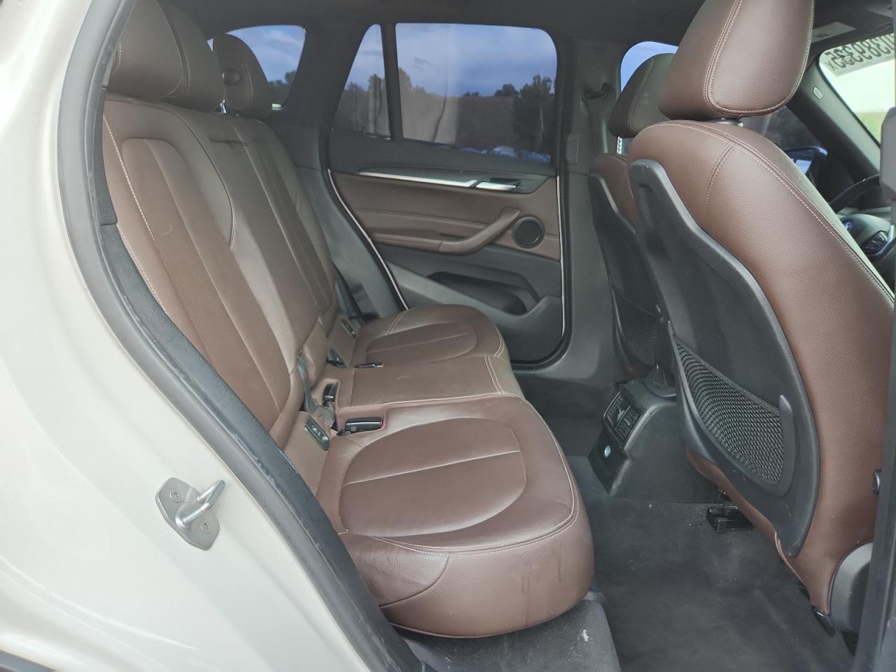 2016 BMW X1 xDrive28I - zdjęcie 11