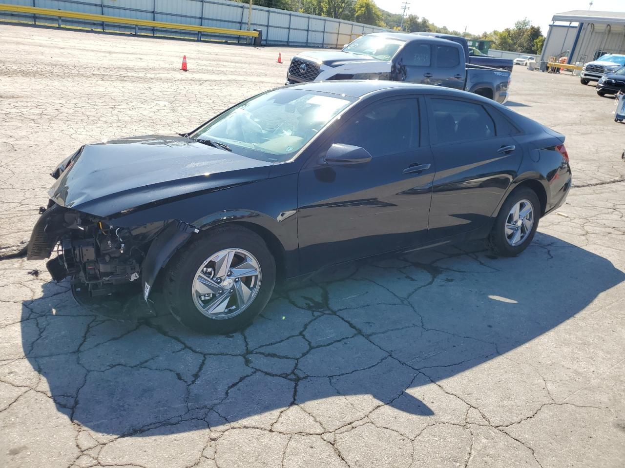 2025 Hyundai Elantra Se - zdjęcie główne