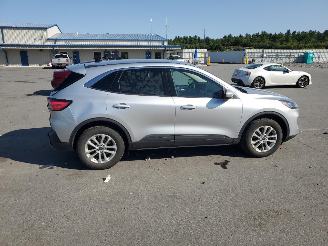 2020 Ford Escape - zdjęcie 3