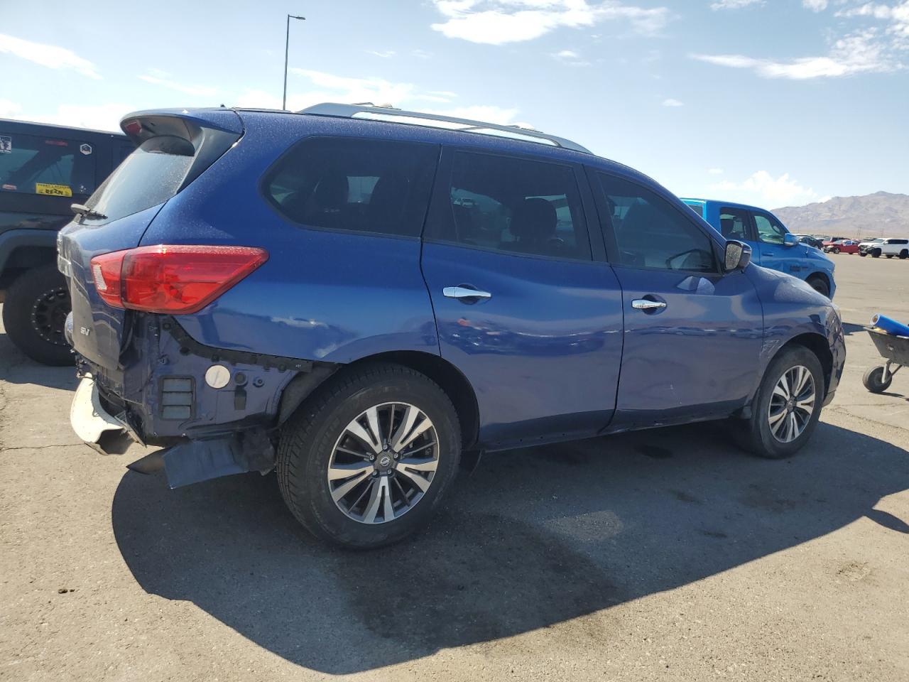 2018 Nissan Pathfinder S - zdjęcie 3