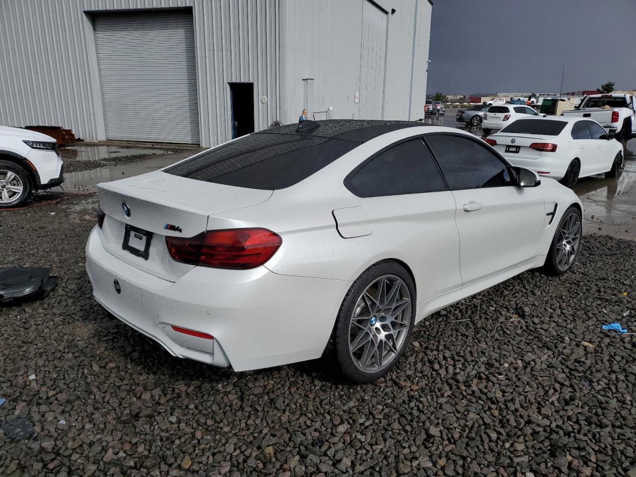 2017 BMW M4 - zdjęcie 3