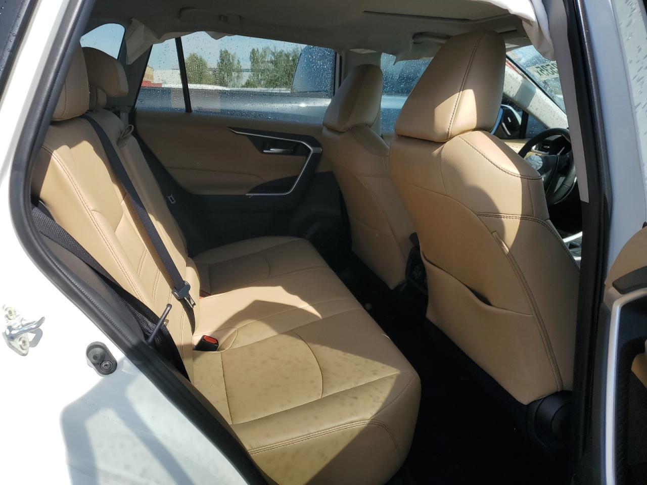 2021 Toyota RAV 4 - zdjęcie 11