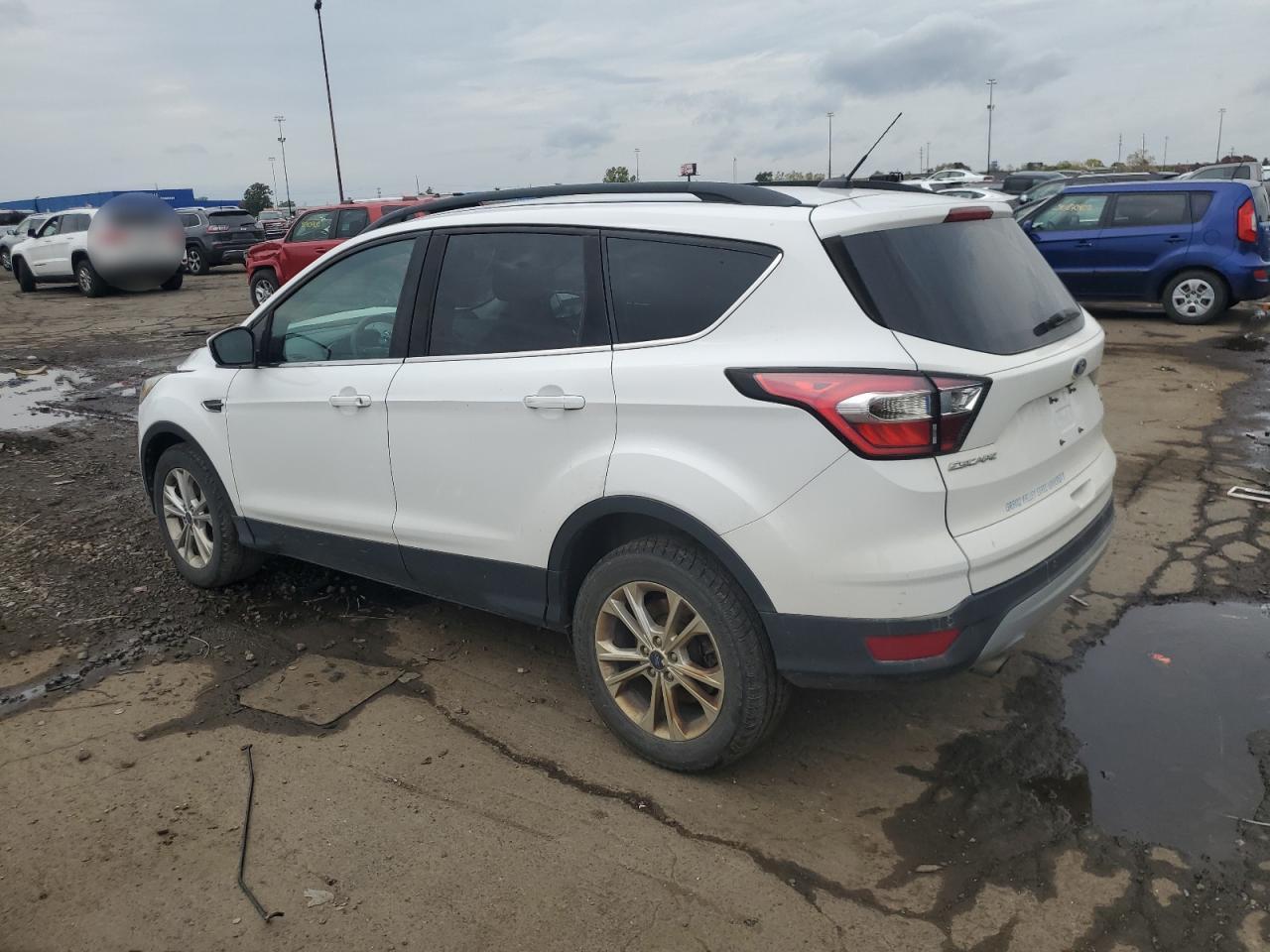2017 Ford Escape - zdjęcie 2