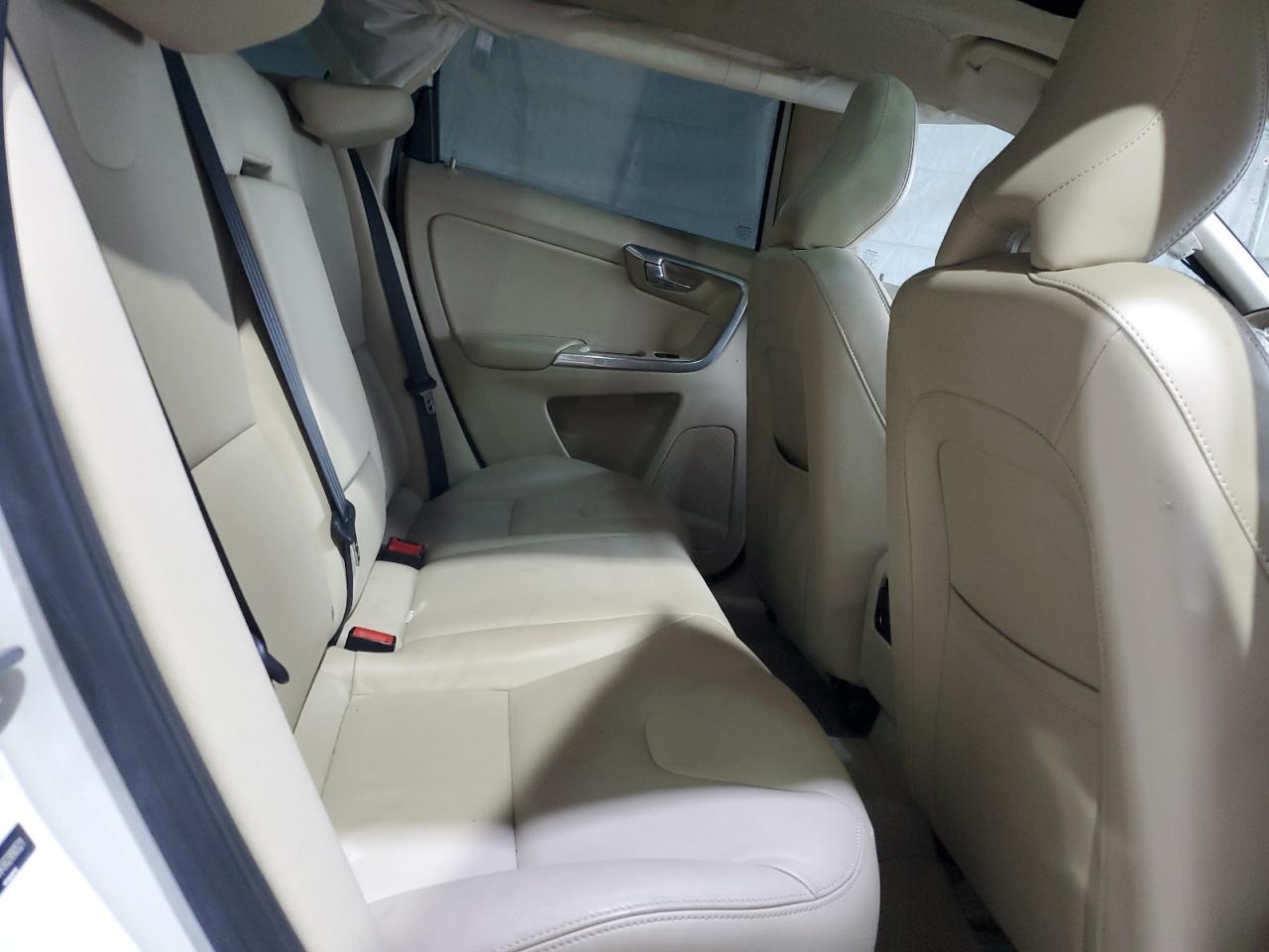 2016 Volvo XC60 - zdjęcie 10