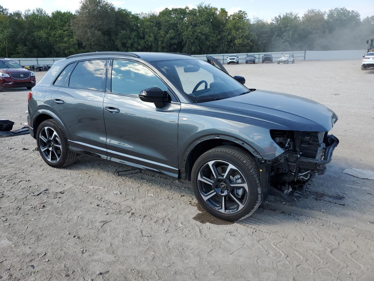 2025 Audi Q3 Premium Plus S Line 45 - zdjęcie 4