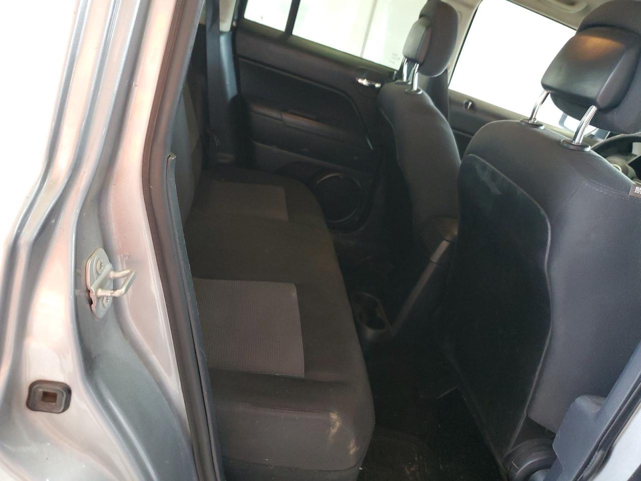 2015 Jeep Patriot Latitude - zdjęcie 11