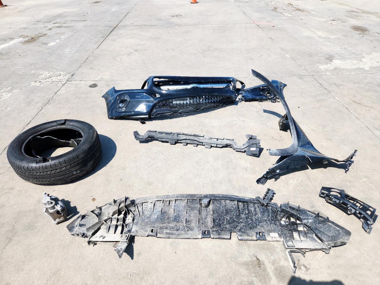 2024 Mercedes-Benz GLB - zdjęcie 13