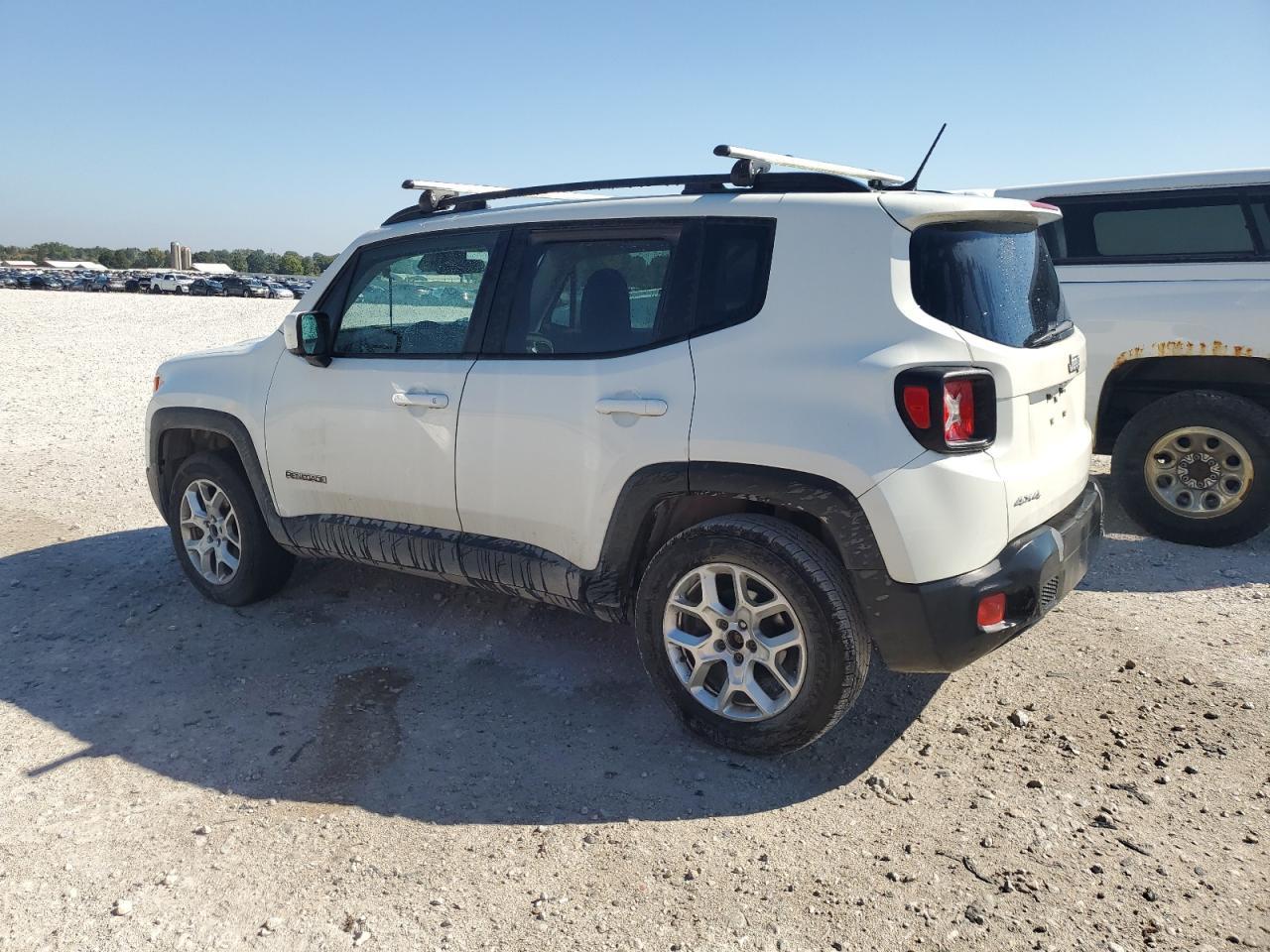 2015 Jeep Renegade Latitude - zdjęcie 2