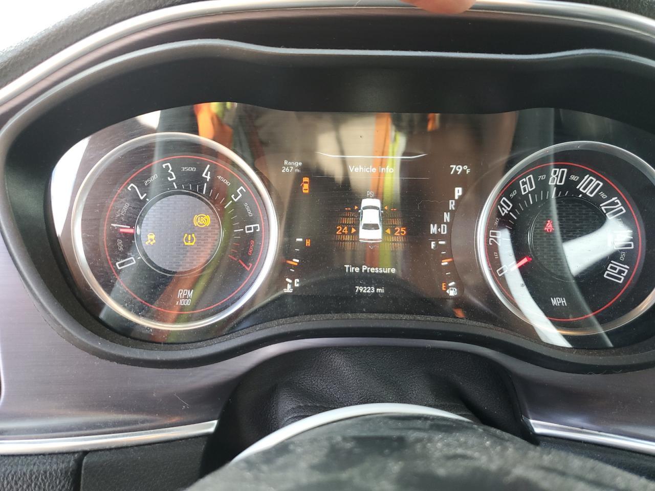 2017 Dodge Challenger Sxt - zdjęcie 9