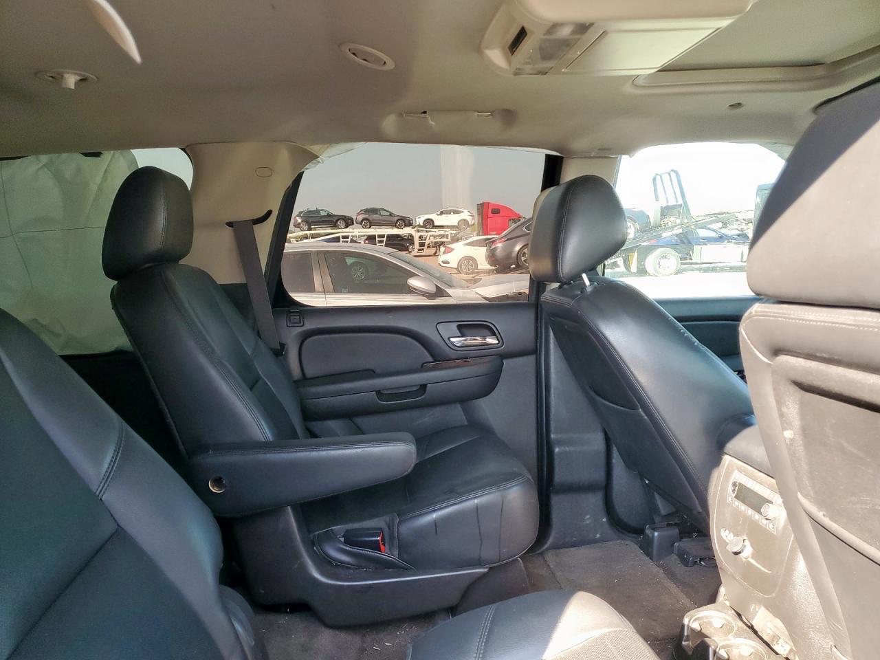 2013 Chevrolet Tahoe C1500 Ltz - zdjęcie 11