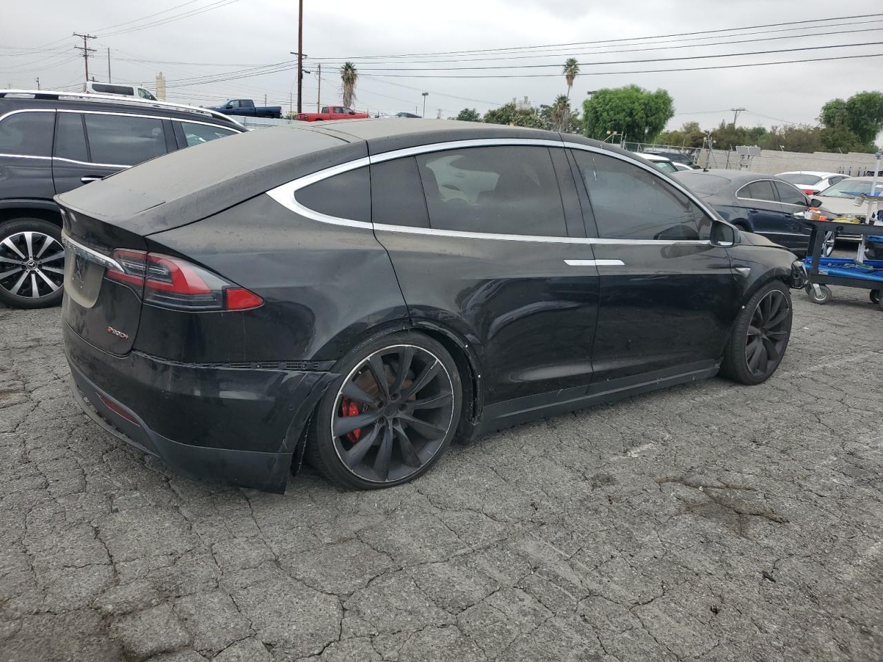 2016 Tesla Model X - zdjęcie 3