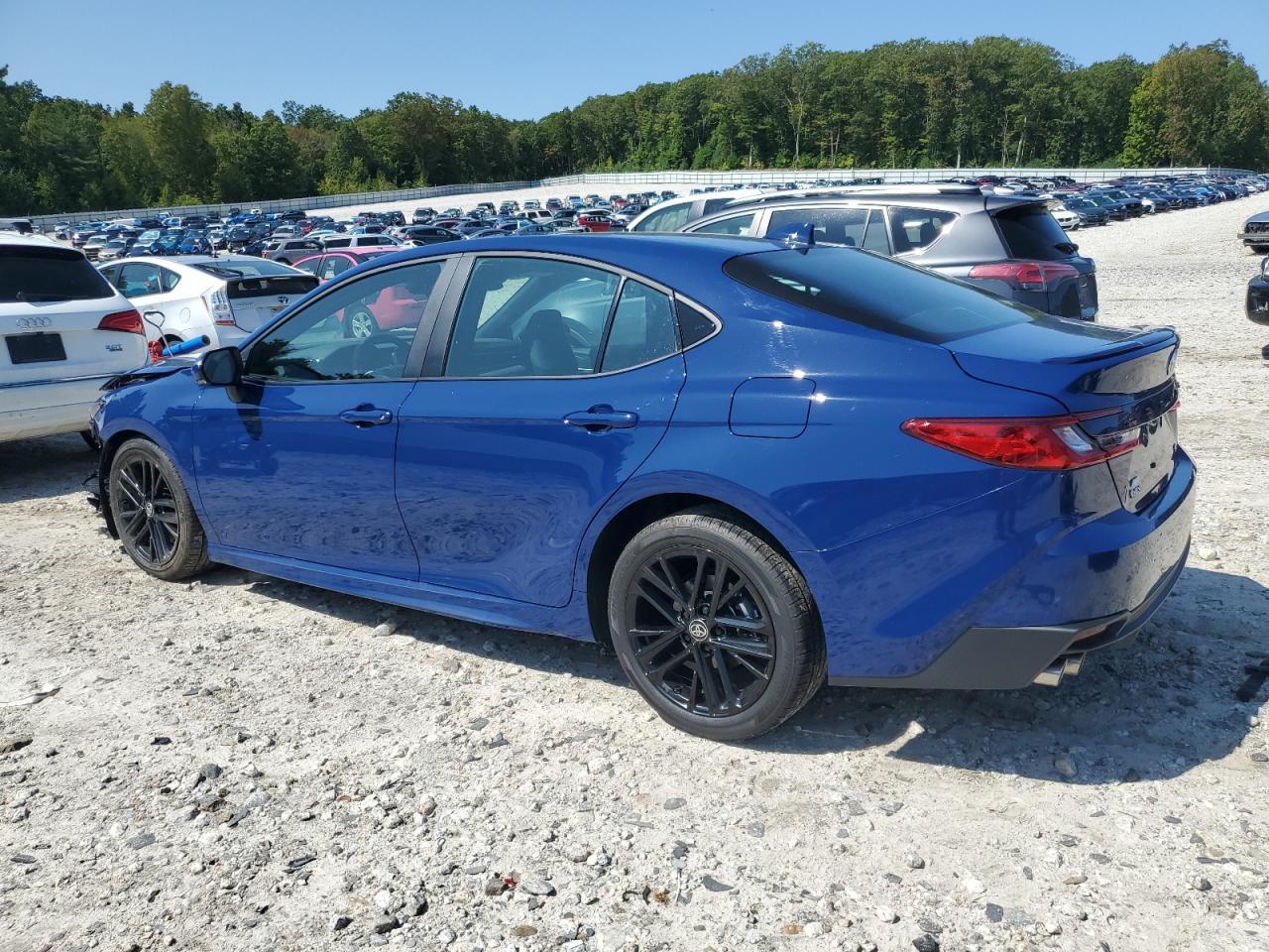 2025 Toyota Camry Xse - zdjęcie 2