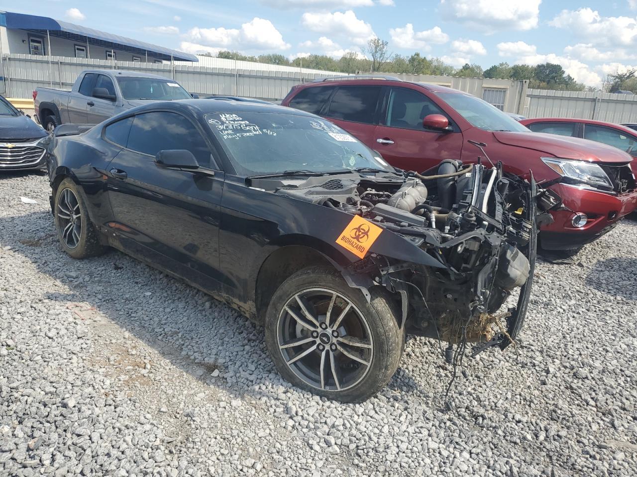 2017 Ford Mustang - zdjęcie 4