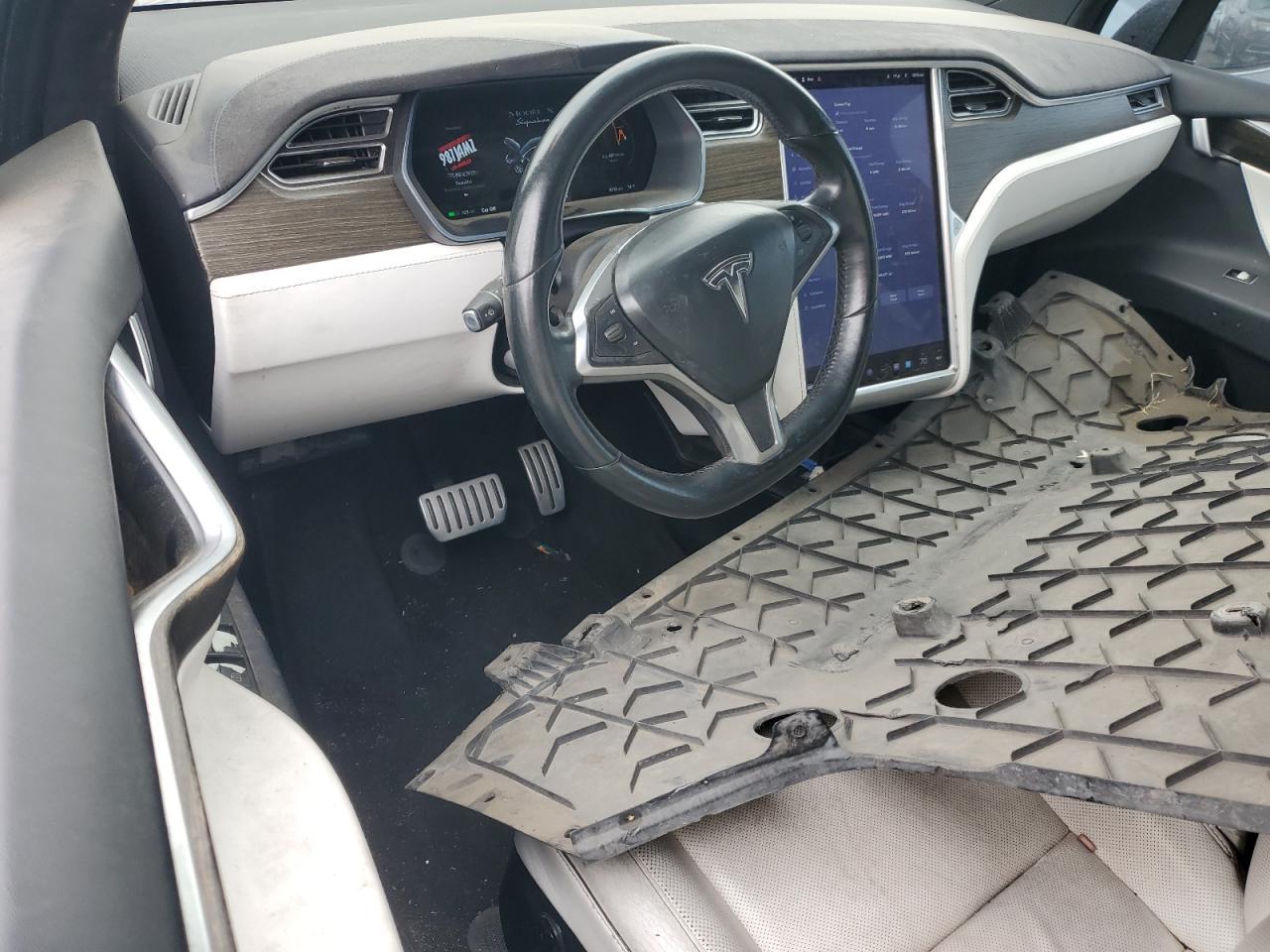 2016 Tesla Model X - zdjęcie 8