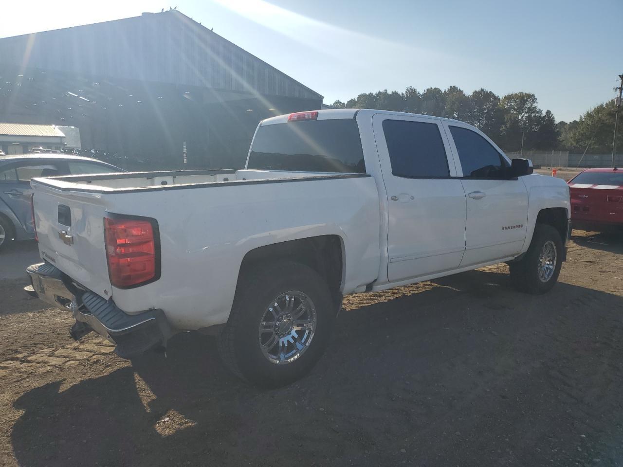 2018 Chevrolet Silverado - zdjęcie 3