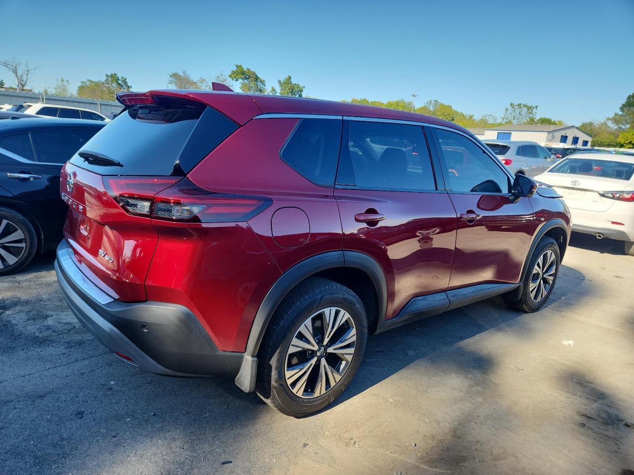 2021 Nissan Rogue - zdjęcie 3