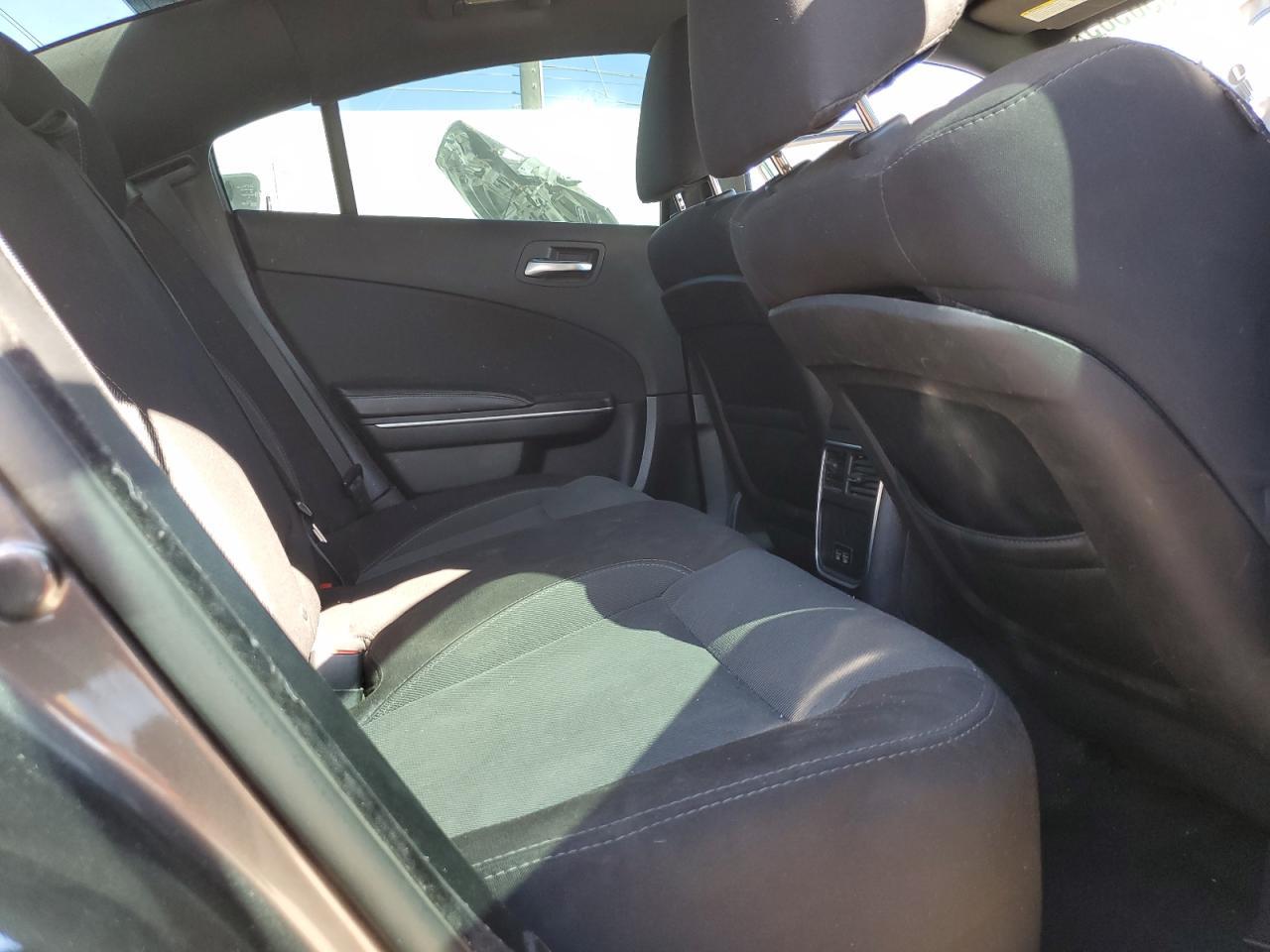 2015 Dodge Charger - zdjęcie 10