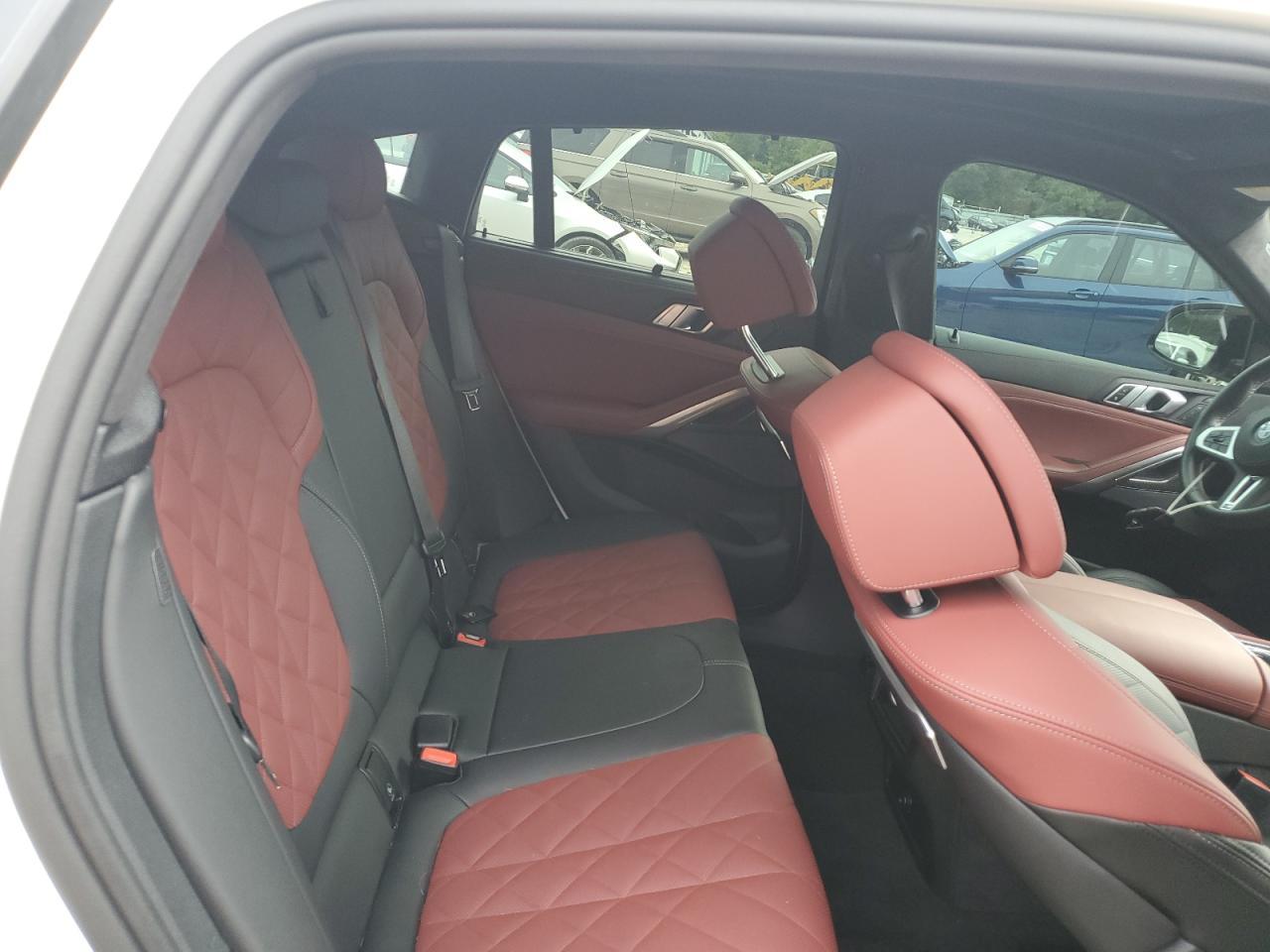 2024 BMW X6 M60I - zdjęcie 10