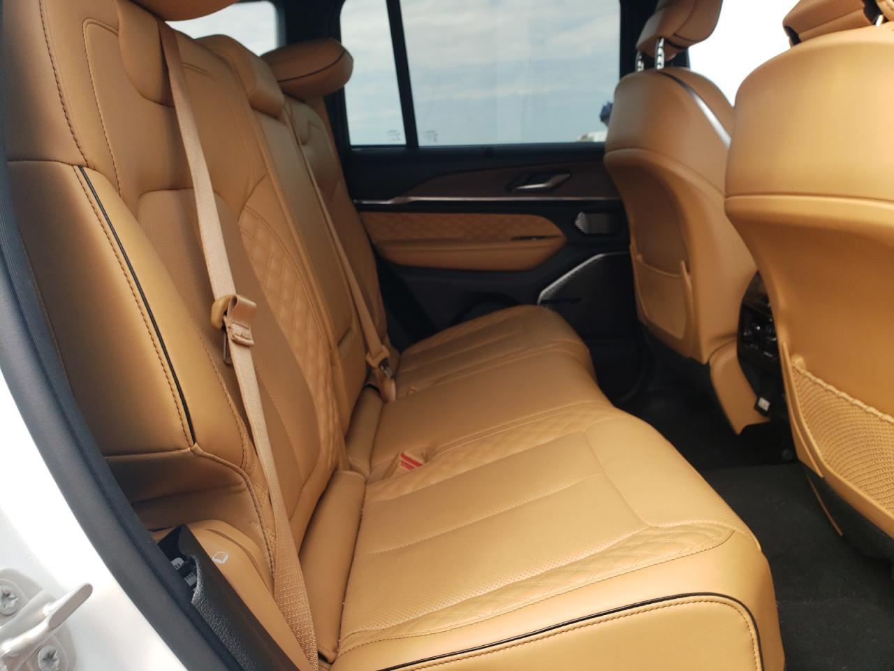 2024 Jeep Grand Cherokee Summit - zdjęcie 10