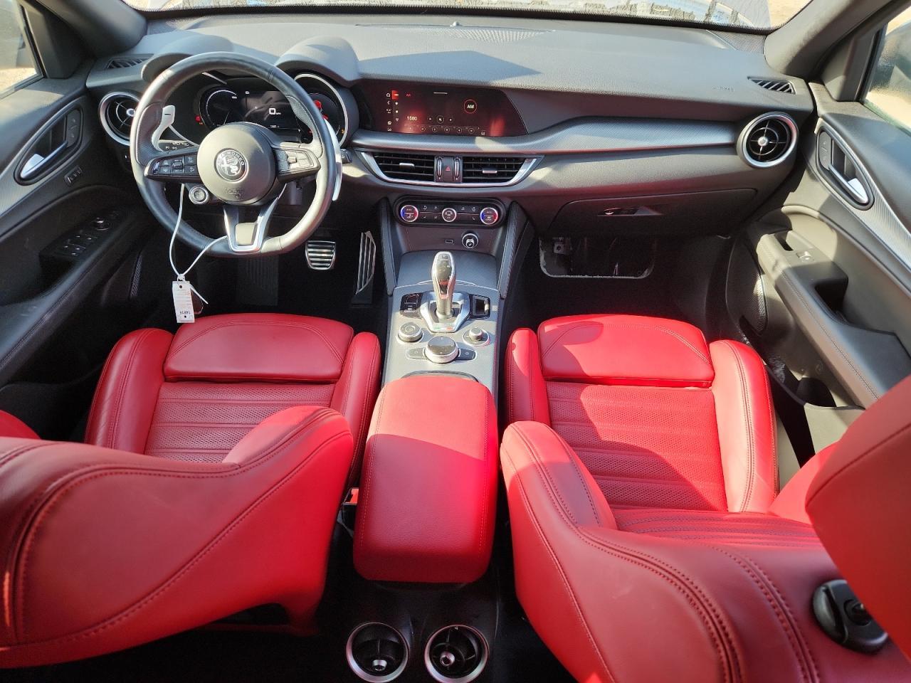 2024 Alfa Romeo Stelvio Ti - zdjęcie 8