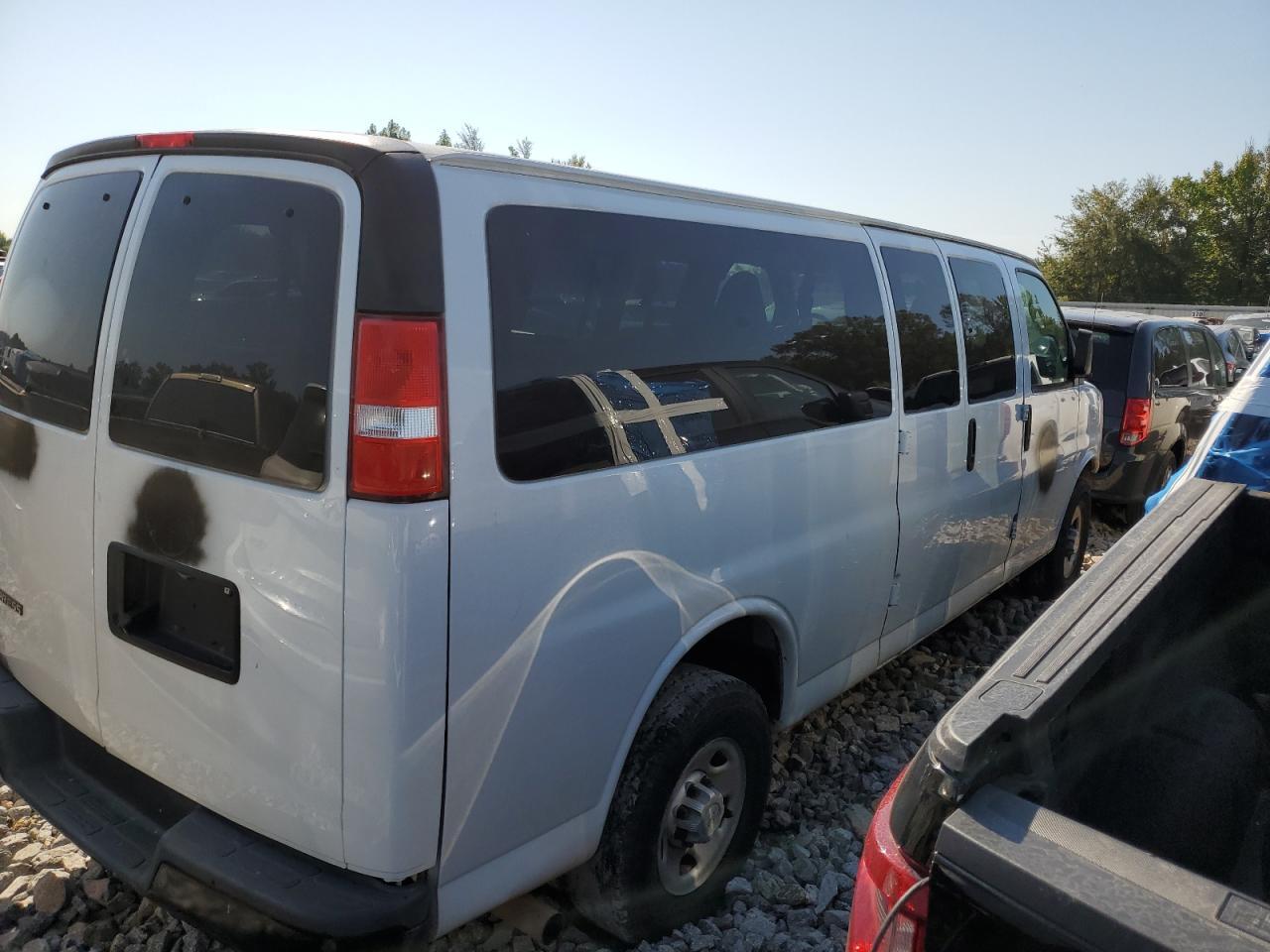 2019 Chevrolet Express G3500 Ls - zdjęcie 3