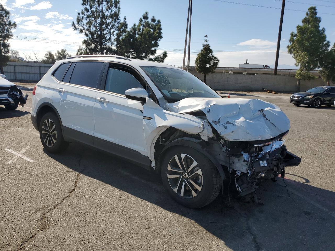 2023 Volkswagen Tiguan S - zdjęcie 4