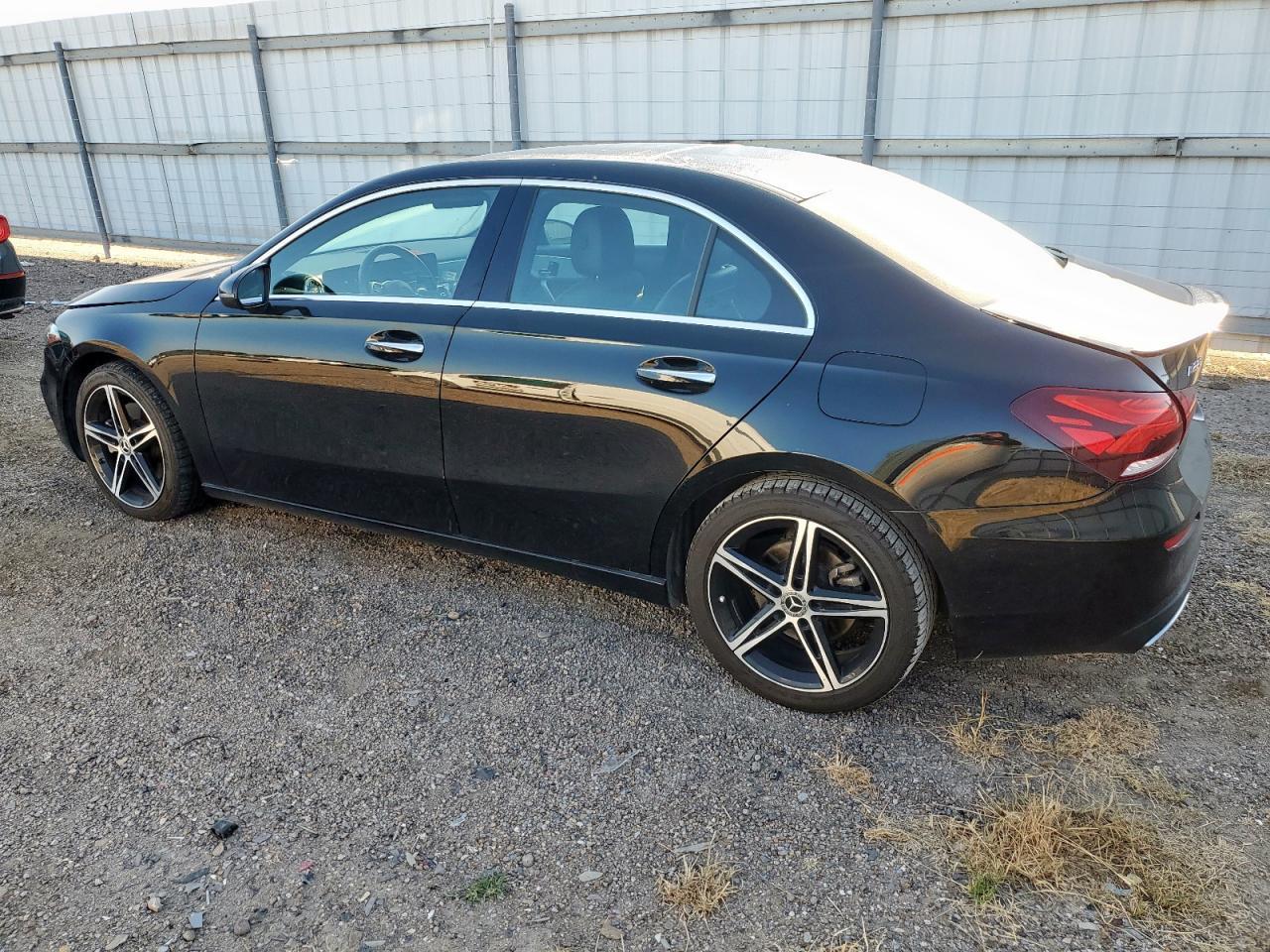 2019 Mercedes-Benz A 220 - zdjęcie 2